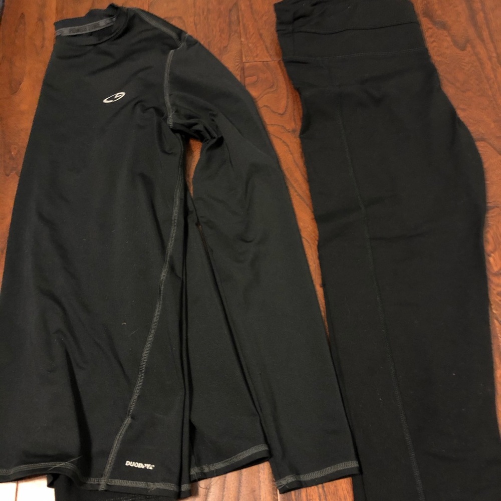 Thermal shirt and cropped leggings